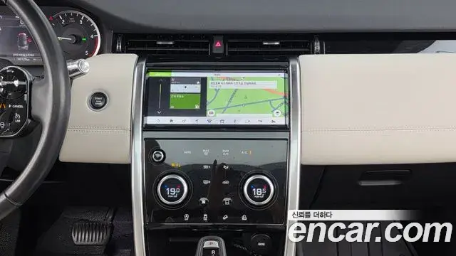 Land Rover Discovery Sport 2020 — Фото 14/20