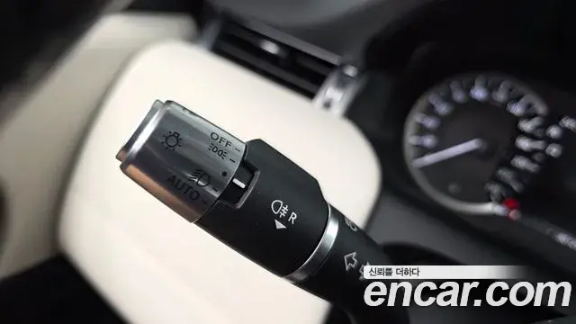 Land Rover Discovery Sport 2020 — Photo 21/33