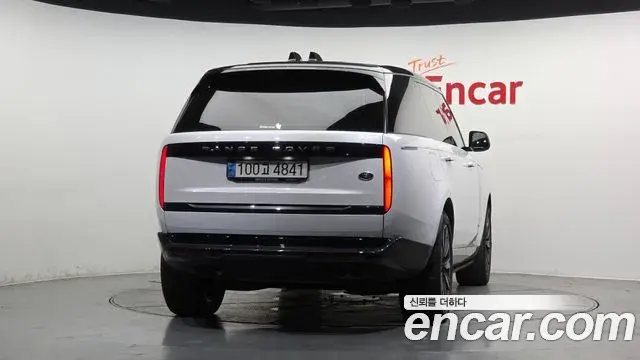 Land Rover Range Rover 2023 — ფოტო 19/20