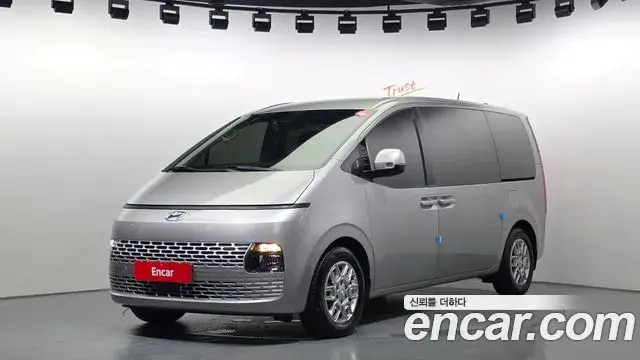 Hyundai Staria 2023 — Фото 1/20