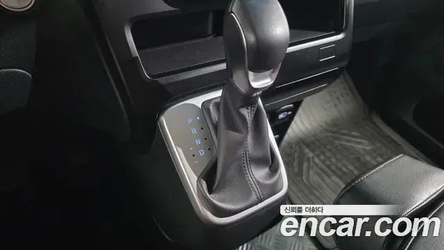 Hyundai Staria 2023 — Фото 9/20