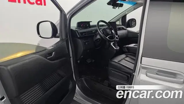Hyundai Staria 2023 — Фото 10/20