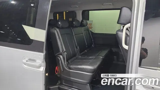 Hyundai Staria 2023 — Фото 12/20