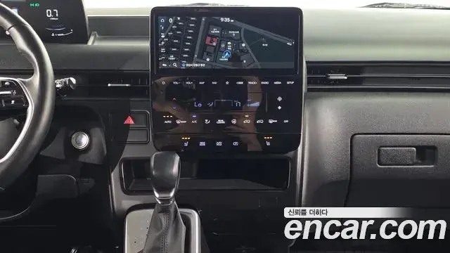 Hyundai Staria 2023 — Фото 15/20
