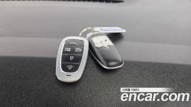 Hyundai Staria 2023 — Фото 19/20