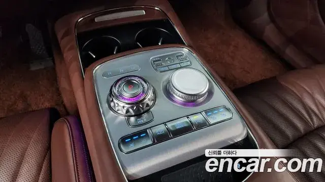 Genesis G90 2022 — Photo 14/42