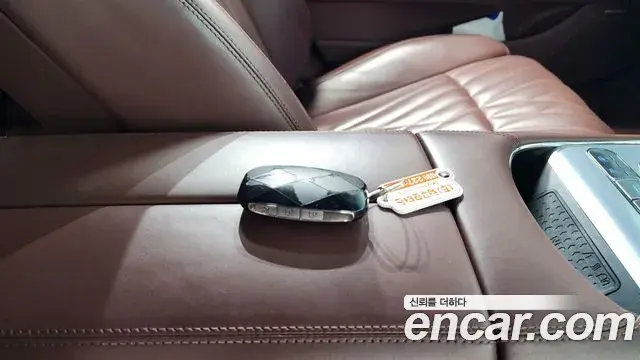 Genesis G90 2022 — Photo 22/42