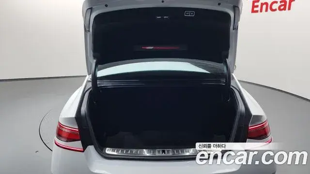 Genesis G90 2022 — Photo 4/42