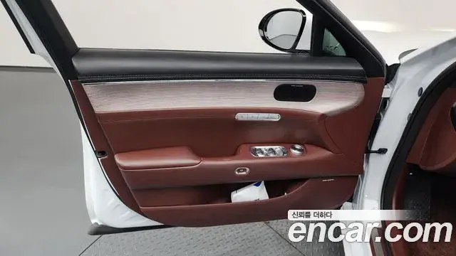 Genesis G90 2022 — Photo 31/42