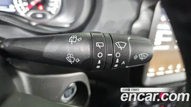Jeep Renegade 2022 — Photo 25/32