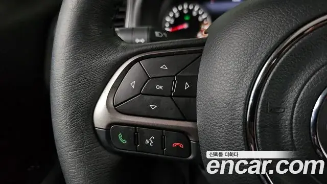 Jeep Renegade 2022 — Photo 17/32