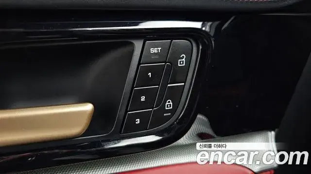 Porsche Panamera 2024 — ფოტო 22/38