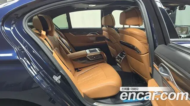 BMW 7 Series 2020 — Photo 11/20