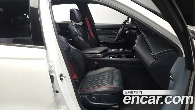 Genesis GV70 2021 — Photo 13/33