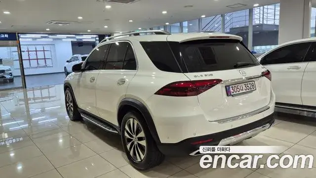 Mercedes-Benz GLE-Class 2025 — Photo 10/20