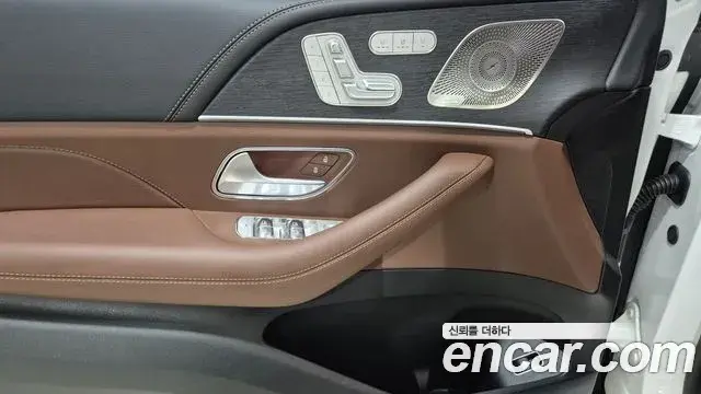 Mercedes-Benz GLE-Class 2025 — Photo 1/20