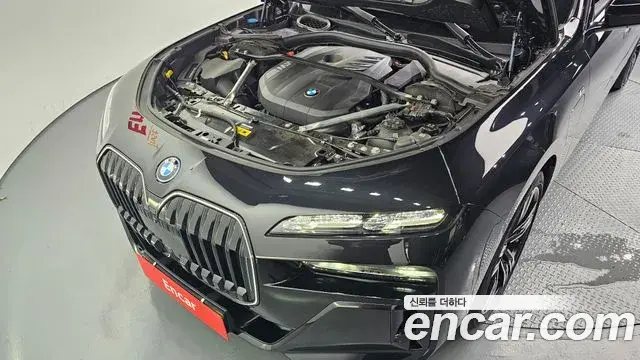 BMW 7 Series 2025 — ფოტო 6/20