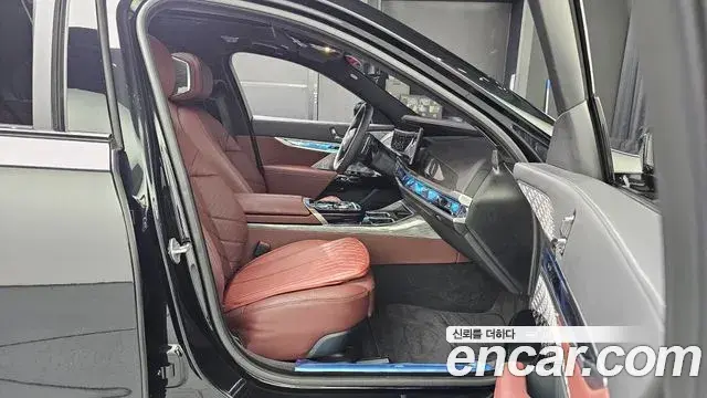 BMW 7 Series 2025 — ფოტო 10/20