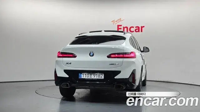 BMW X4 2022 — Şəkil 16/34