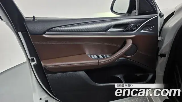 BMW X4 2022 — Şəkil 23/34