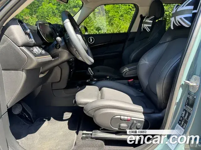 Mini Cooper D Countryman 2021 — Şəkil 17/20