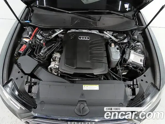 Audi A6 2021 — ფოტო 13/20