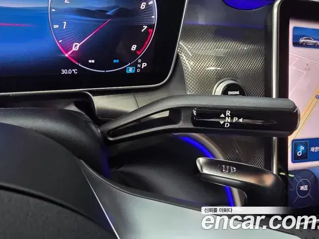 Mercedes-Benz GLC-Class 2025 — Photo 6/20
