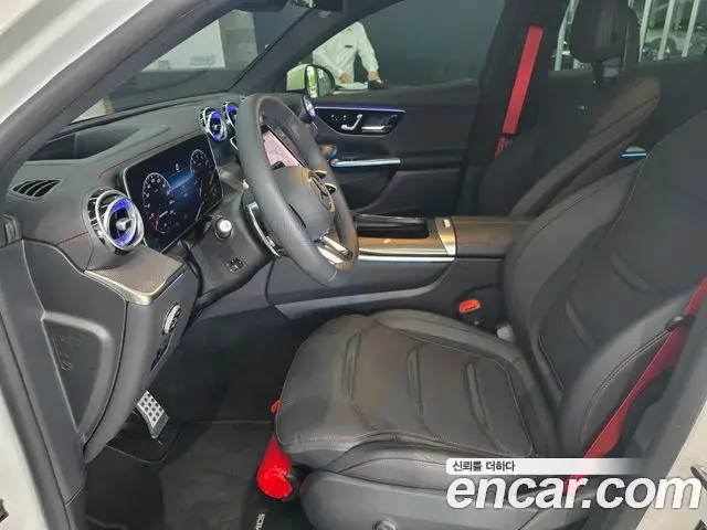 Mercedes-Benz GLC-Class 2025 — Photo 8/20