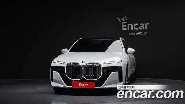 BMW i7 2023 — ფოტო 12/34