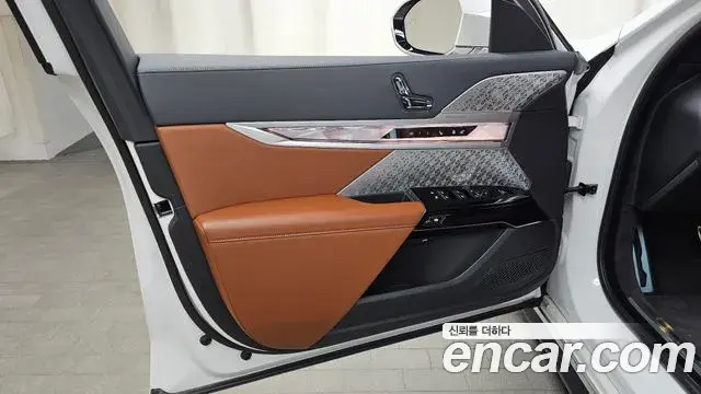 BMW i7 2023 — ფოტო 1/34