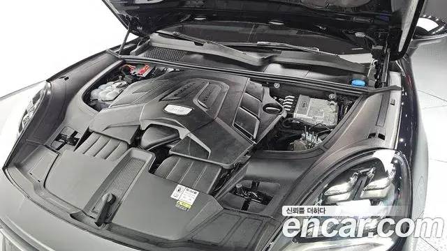 Porsche Cayenne 2023 — Photo 14/38