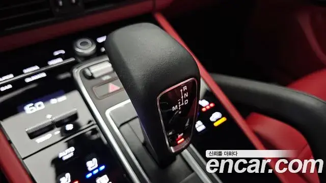 Porsche Cayenne 2023 — Photo 25/38