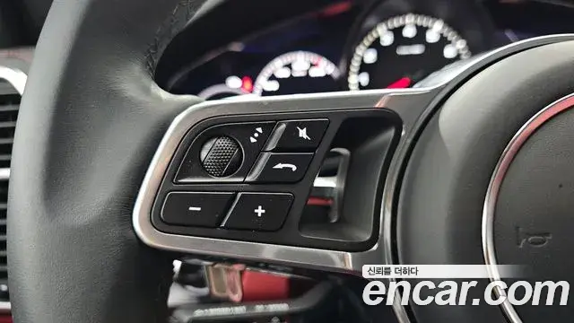 Porsche Cayenne 2023 — Photo 20/38