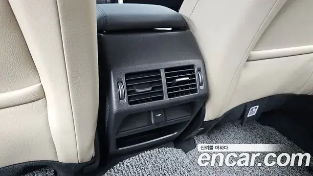 Land Rover Discovery Sport 2022 — ფოტო 19/32
