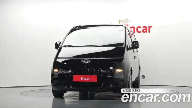 Hyundai Staria 2023 — Фото 3/20