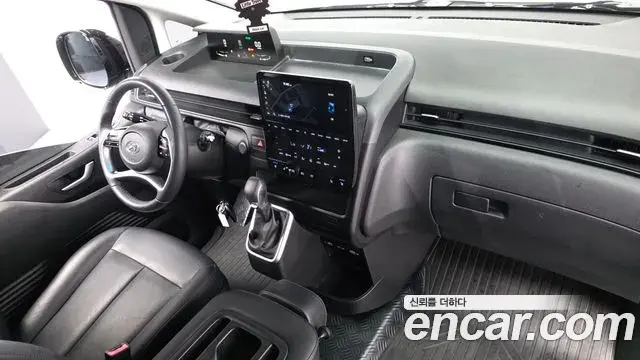 Hyundai Staria 2023 — Фото 7/20