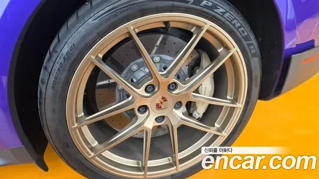 Porsche Taycan 2025 — ფოტო 5/20