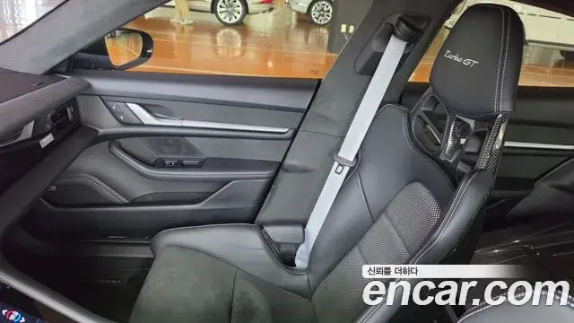 Porsche Taycan 2025 — ფოტო 3/20