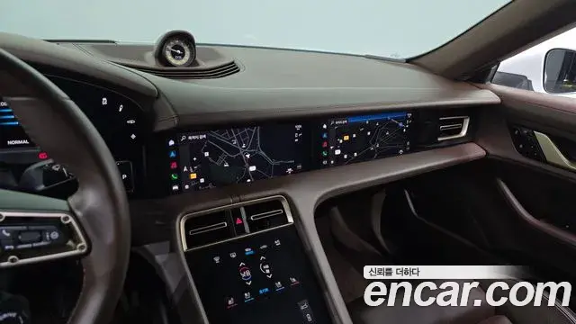 Porsche Taycan 2021 — Şəkil 35/36