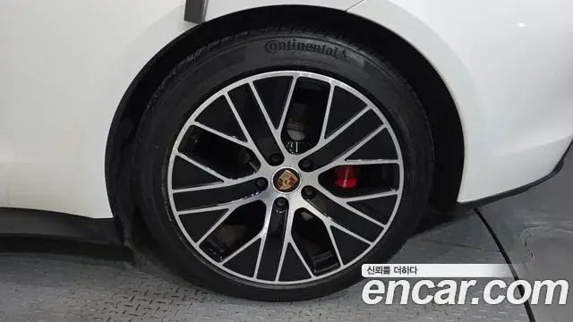 Porsche Taycan 2021 — Şəkil 25/36