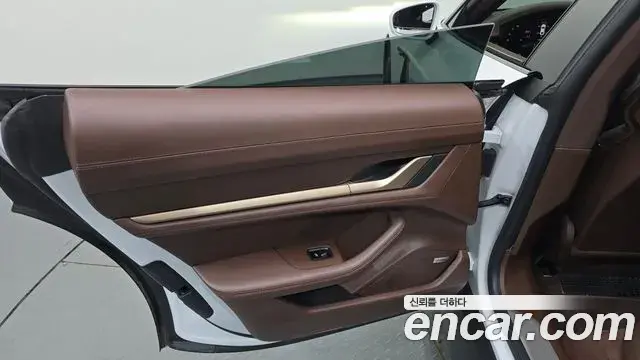 Porsche Taycan 2021 — Şəkil 34/36