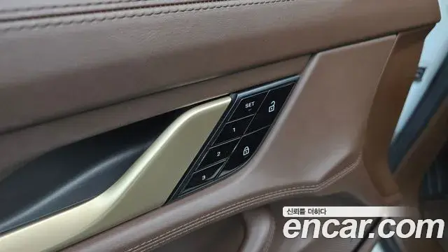 Porsche Taycan 2021 — Şəkil 18/36