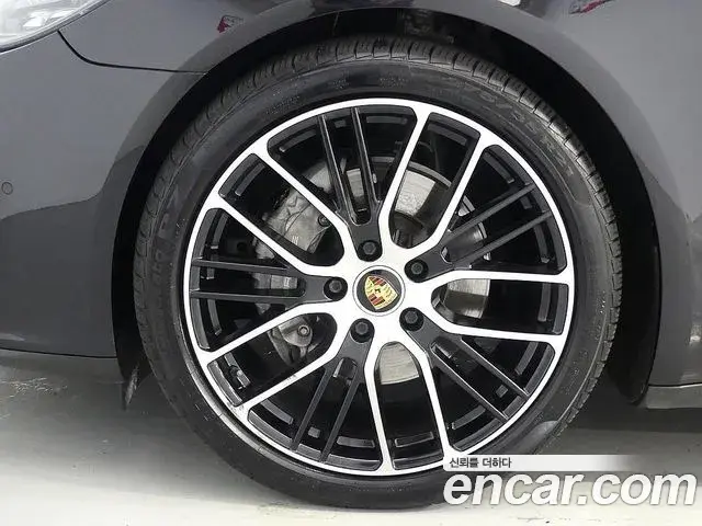 Porsche Panamera 2021 — Фото 6/20