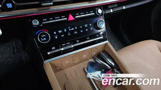 Hyundai Santa Fe 2025 — ფოტო 9/38