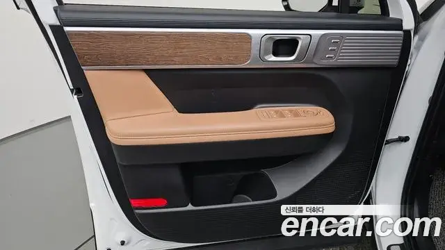 Hyundai Santa Fe 2025 — ფოტო 8/38