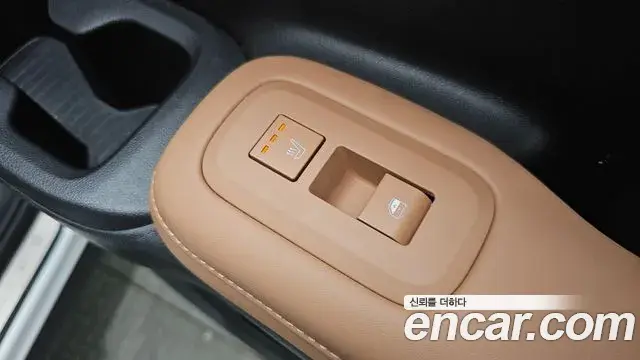 Hyundai Santa Fe 2025 — ფოტო 32/38