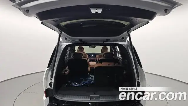 Hyundai Santa Fe 2025 — ფოტო 35/38