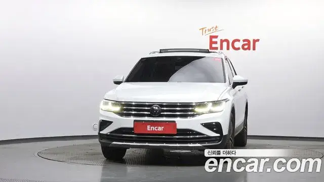 Volkswagen Tiguan 2022 — Photo 10/20