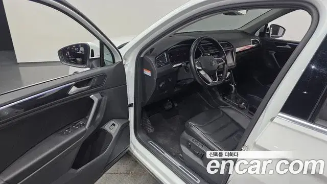Volkswagen Tiguan 2022 — Photo 17/20