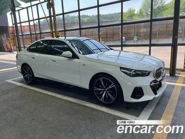 BMW 5 Series 2024 — Photo 3/15